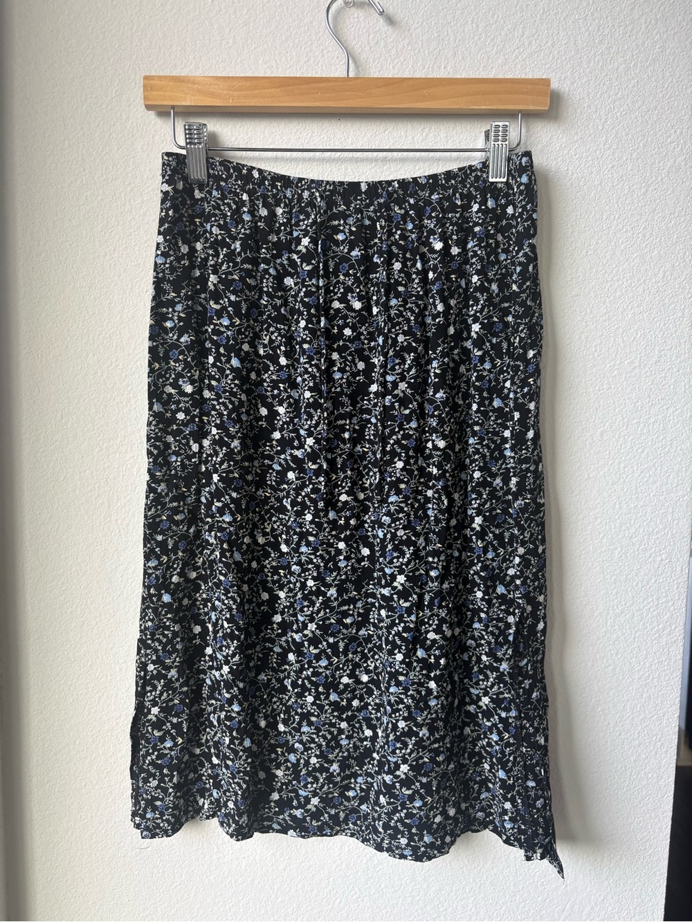 90s/ Y2K low rise Black Floral Midi Skirt